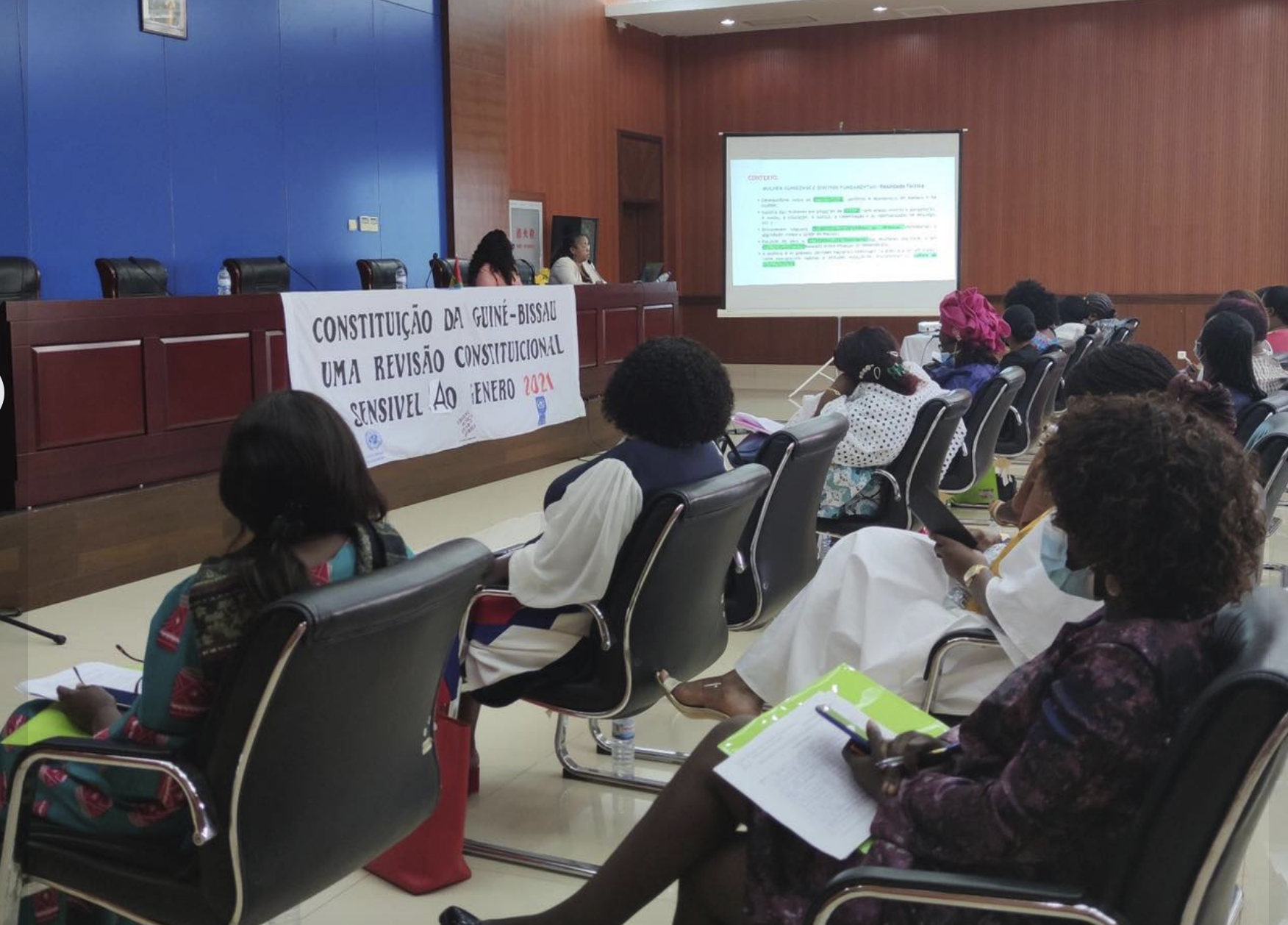 Associação de Mulheres Juristas apresenta Uma revisão Constitucional Baseada no Gênero